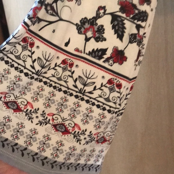 Very flattering wrap top - Picture 3 of 3